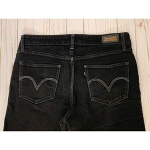 Hard to Find Levi's Women's Mid Rise Skinny jeans